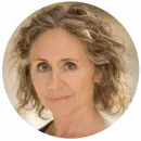 Alison Dowling voiceover headshot