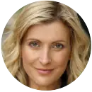 Sara Poyzer voiceover headshot